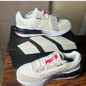 Adidas Men's Astrastar Sneakers Sz. 9 NWT